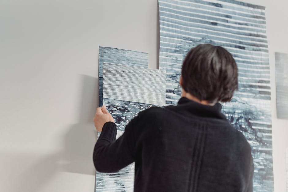 Gestalterin für Papierkunst und Verzierungstechniken in der Werkstatt